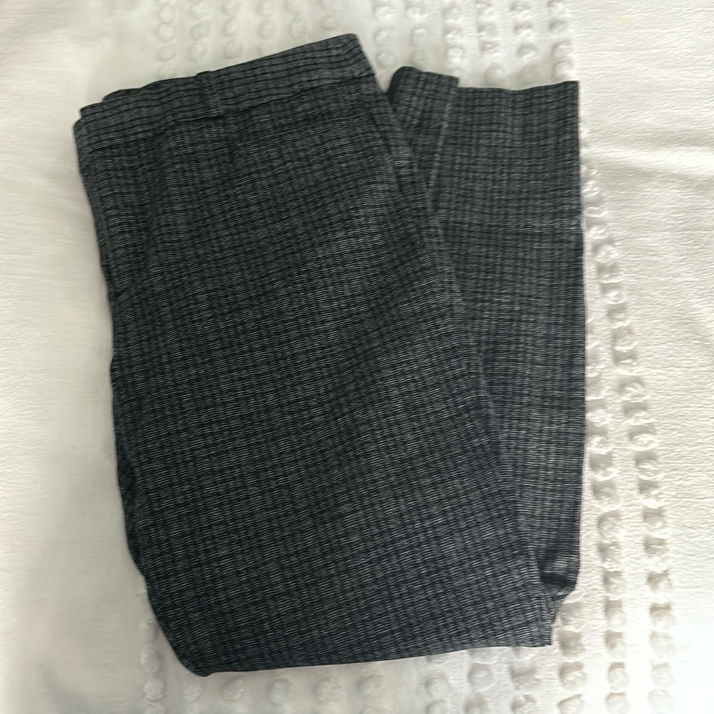 Women's Banana Republic Skinny Sloan Pants in Dark Grey Plaid Size 6